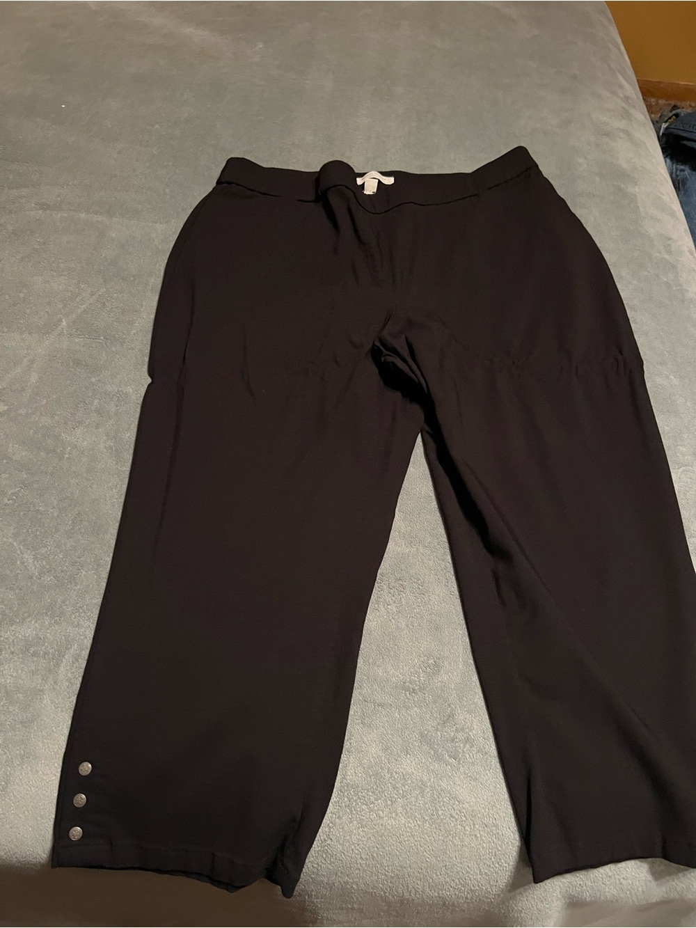 Studio Works Black Pull-On Capri Pants with Snap Hem Accents
